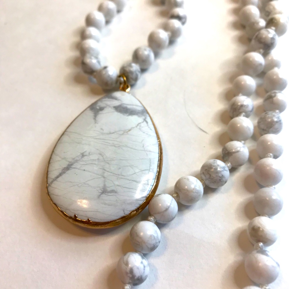32” White Stone Statement Necklace